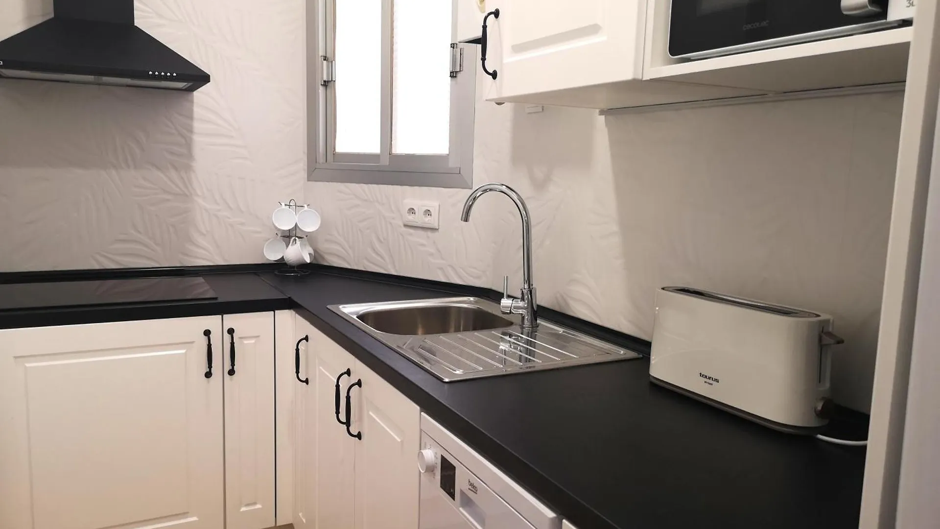 Aparteasy - Atic Sants Barcelona 0*,
