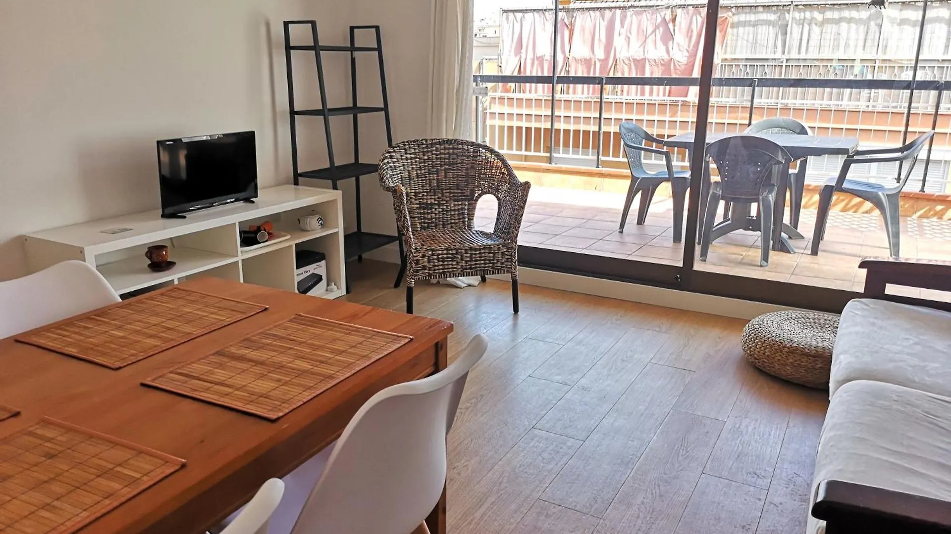 Apartment Aparteasy - Atic Sants Barcelona