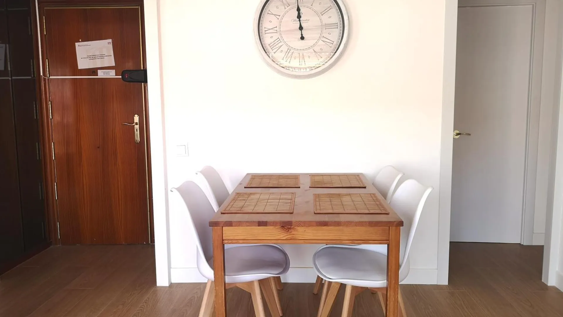 Aparteasy - Atic Sants Barcelona Spain