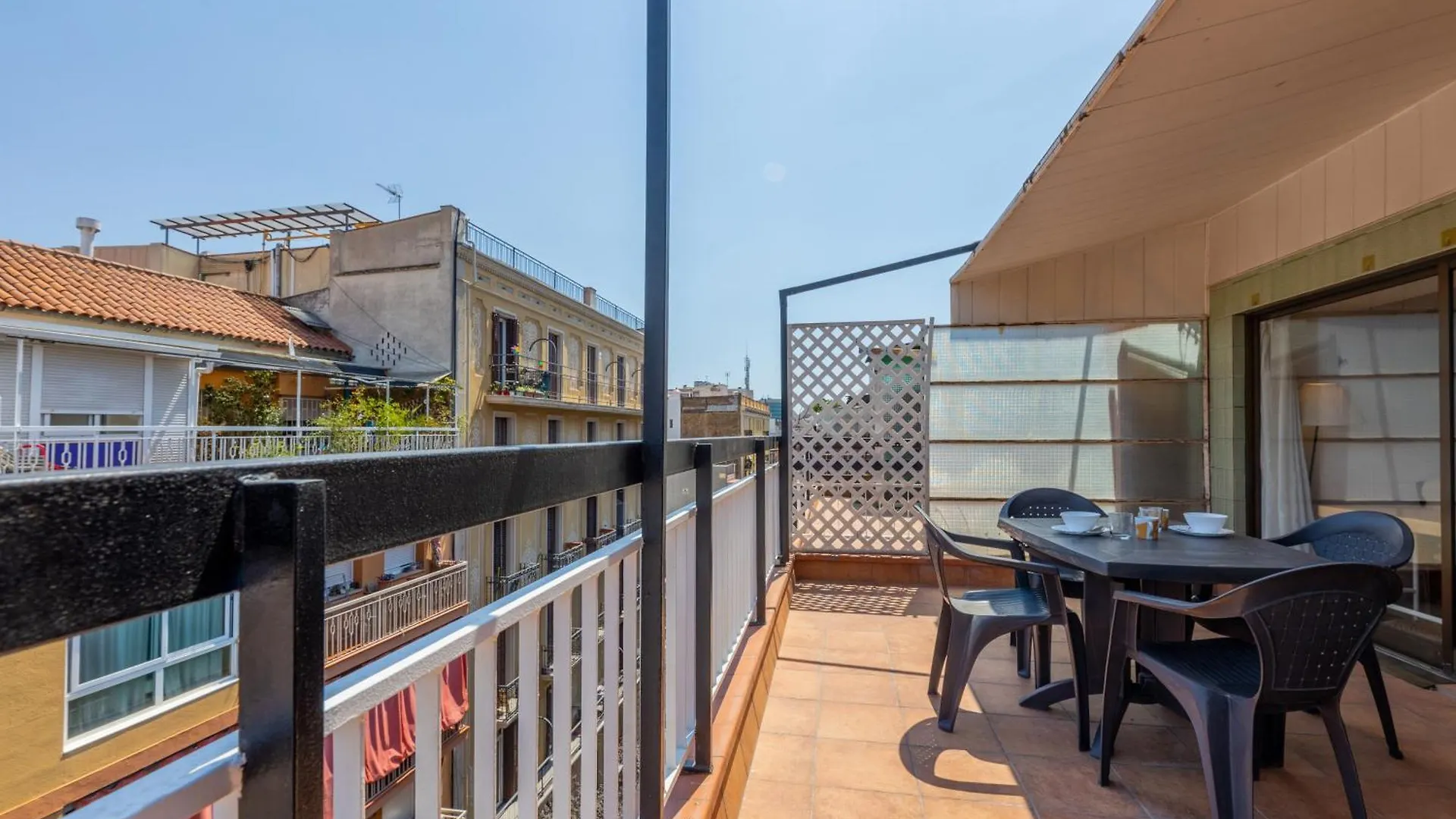 Aparteasy - Atic Sants Barcelona Spain